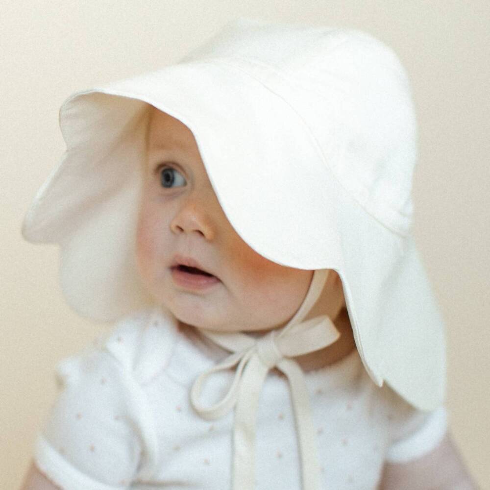 NEW BRIAR BABY baby girls sunbonnet in camélia flower